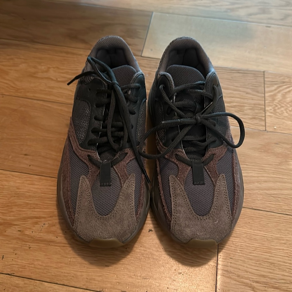 Yeezy boost 700 mauve brown men’s size 7